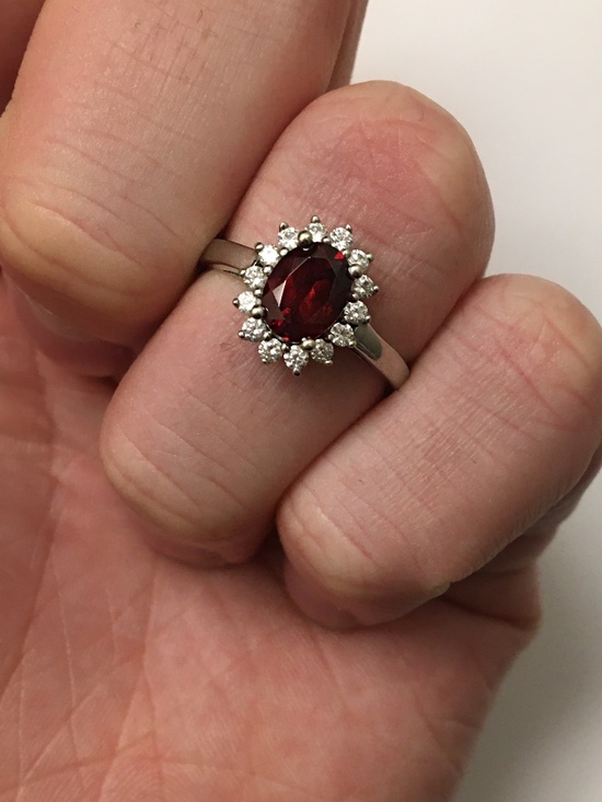 10K Gold Ring, Garnet and Diamond Halo Ring - Picture 4 of 4